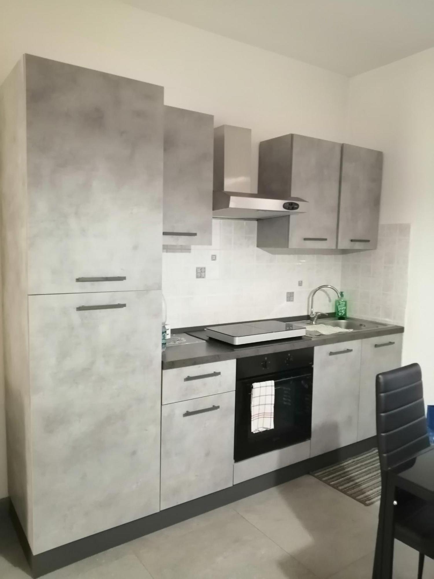 Apartment Mono Per Due Cir 0346 *